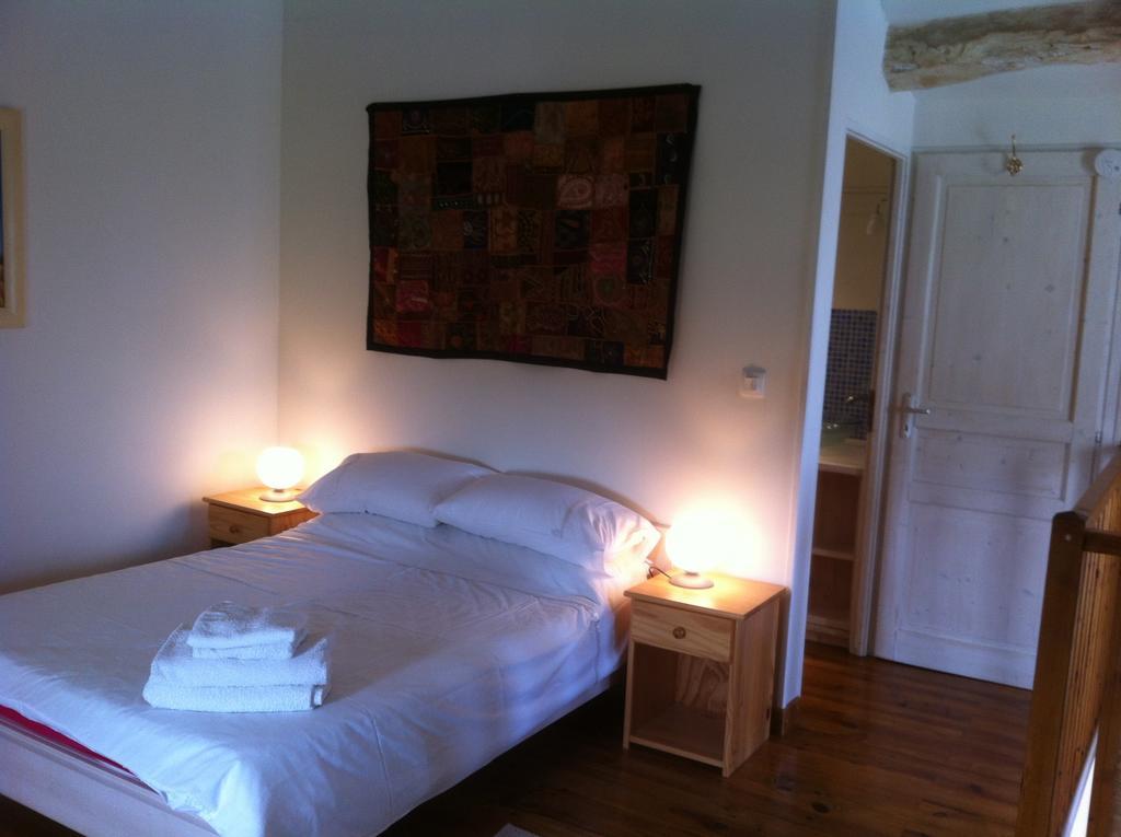 La Petite Maison Crezieres Room photo